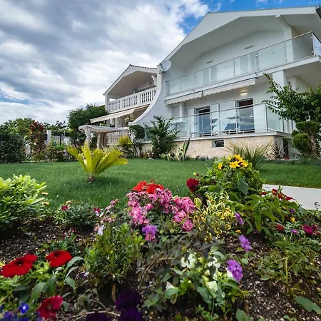 Apartment Mario - Rogoznica (Sibenik-Knin)