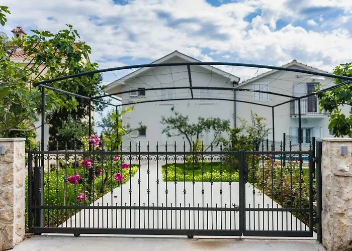 Mario - Rogoznica (Sibenik-Knin)